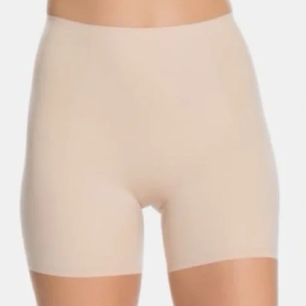 Spanx Firm Control Thinstincts Targeted Girl Shorts : Medium